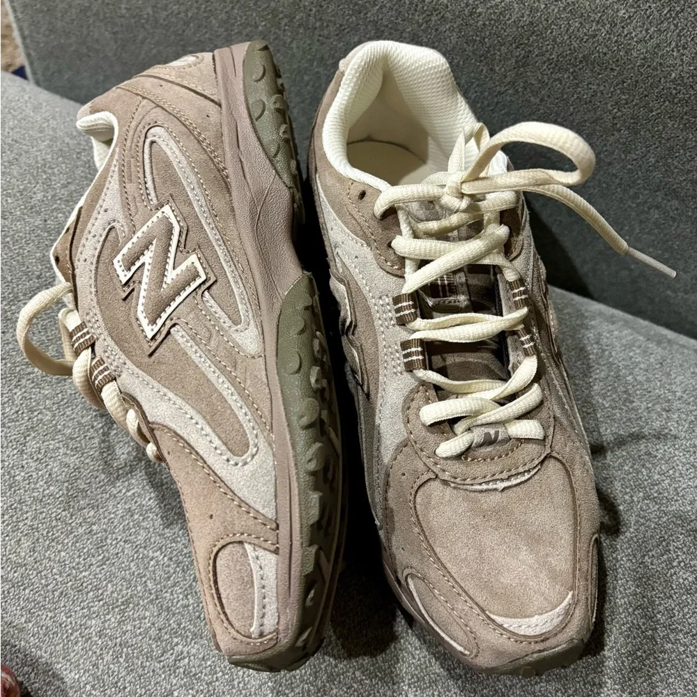 New Balance 204L - Picture 1 of 5